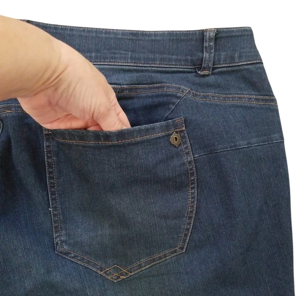 Democracy Women’s Ab Solution Stretch Tapered Leg Jeans‎ Size 24W